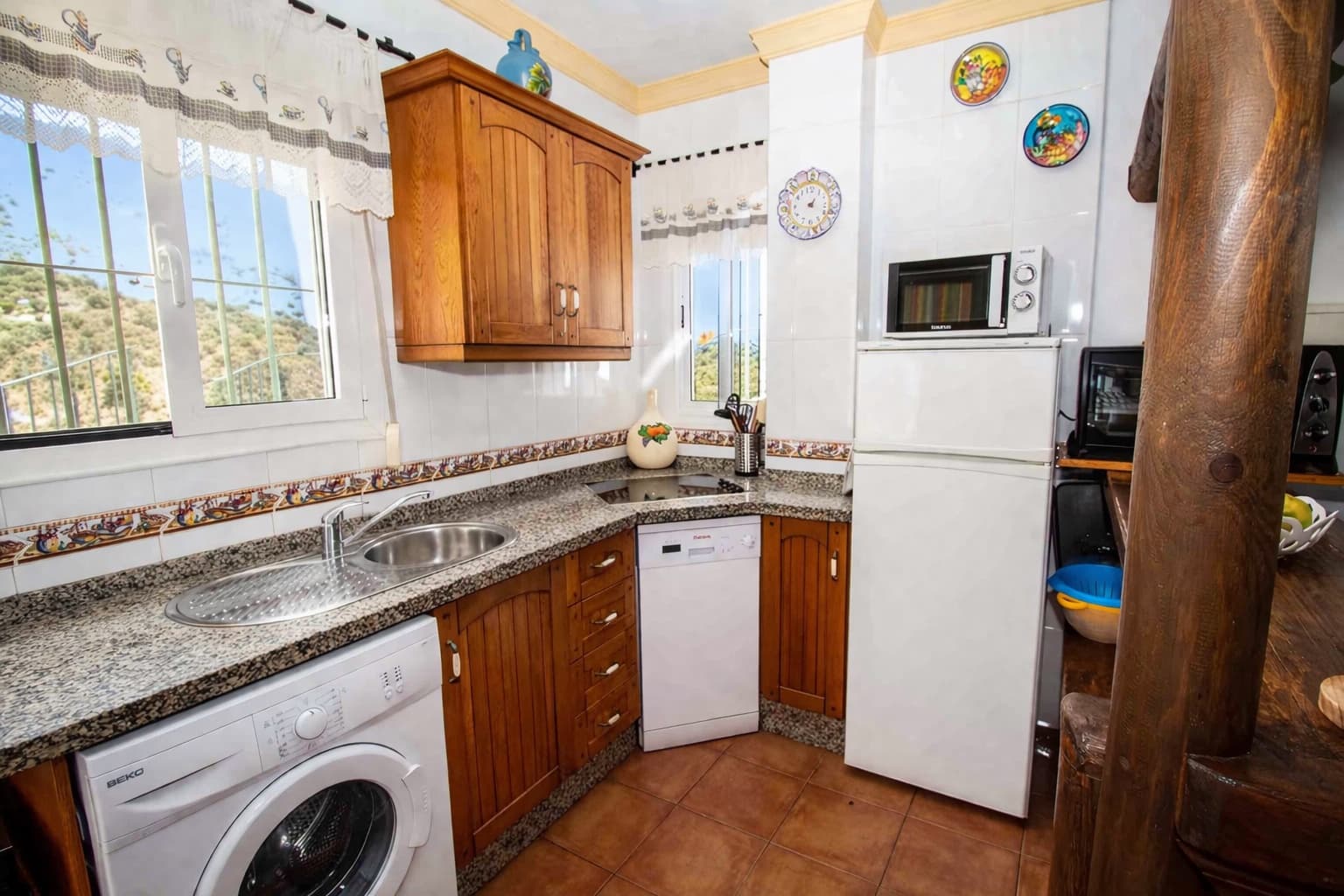 3 makuuhuone Huvila vuokrattavana paikassa Frigiliana mukana uima-altaan 
autotalli - 1 320 € (Ref: 9074861)