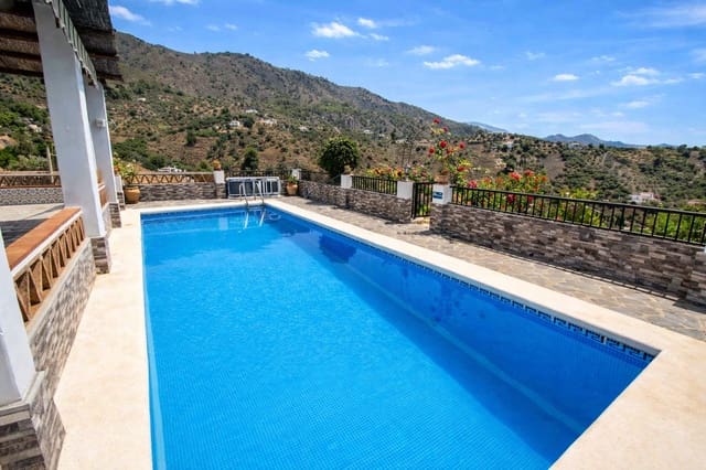 3 makuuhuone Huvila vuokrattavana paikassa Frigiliana mukana uima-altaan 
autotalli - 1 320 € (Ref: 9074861)