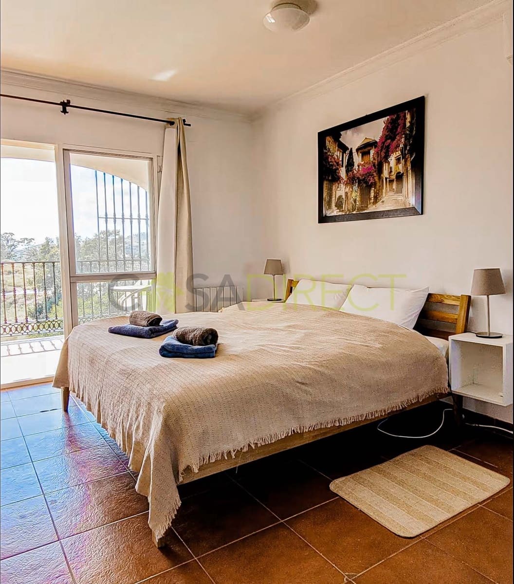 4 soveværelse Semi-Rækkehus til leje i Velez-Malaga med swimmingpool garage - € 3.840 (Ref: 9102717)