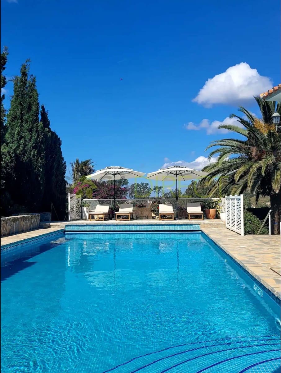 4 soveværelse Semi-Rækkehus til leje i Velez-Malaga med swimmingpool garage - € 3.840 (Ref: 9102717)