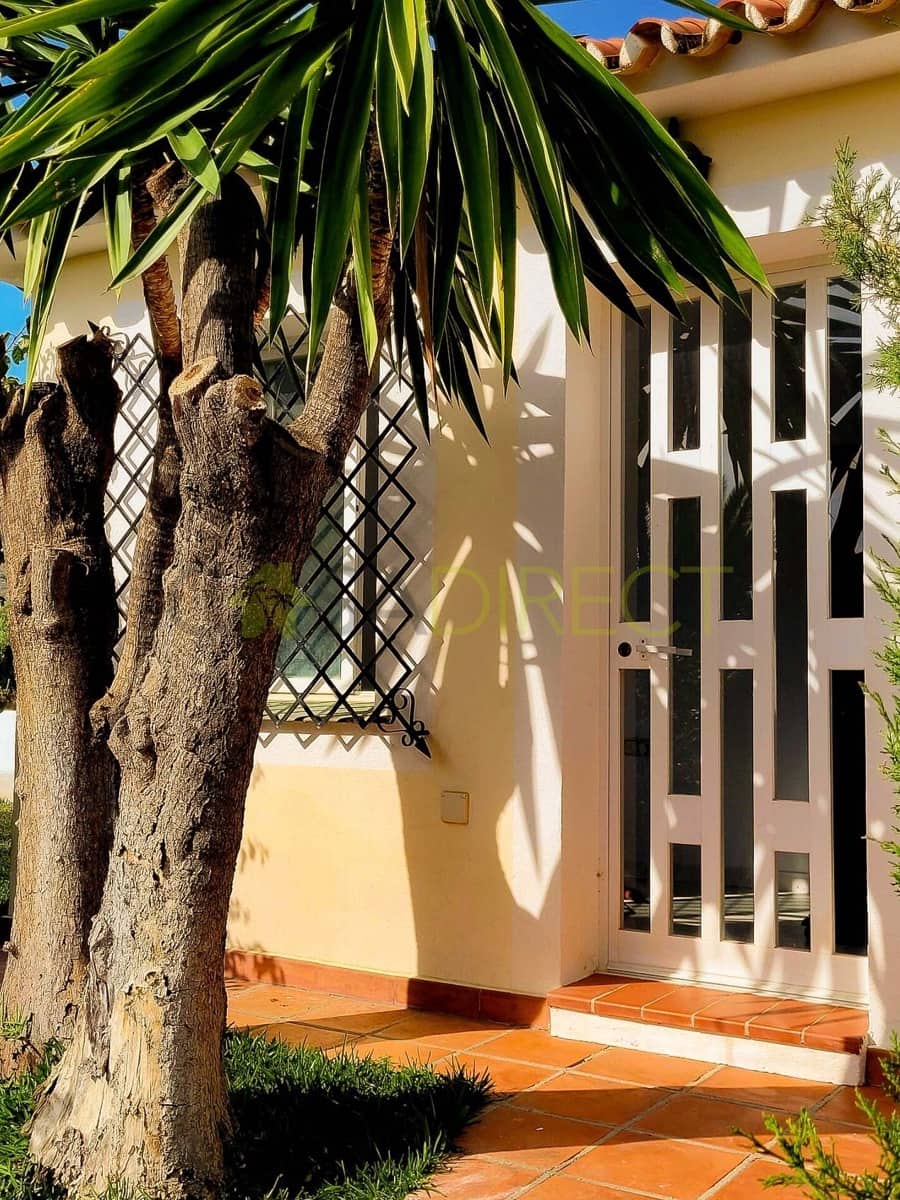 4 soveværelse Semi-Rækkehus til leje i Velez-Malaga med swimmingpool garage - € 3.840 (Ref: 9102717)