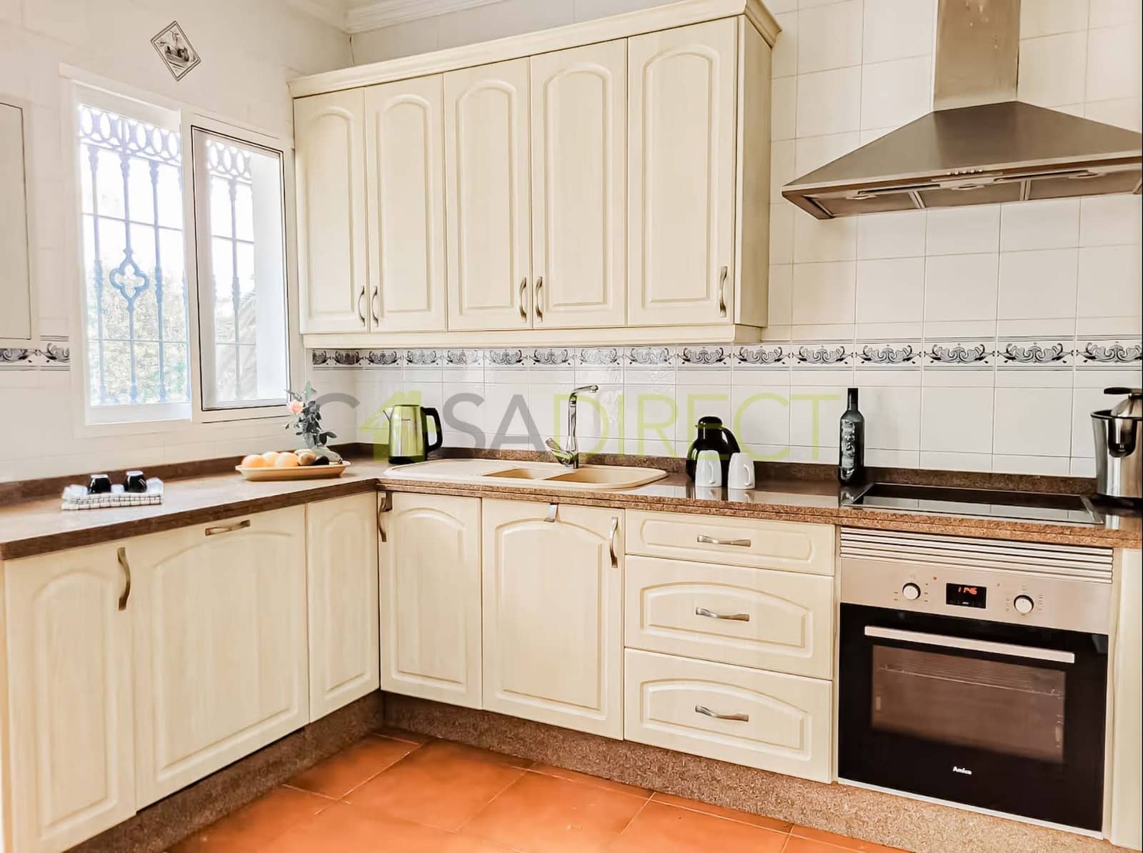 4 soveværelse Semi-Rækkehus til leje i Velez-Malaga med swimmingpool garage - € 3.840 (Ref: 9102717)