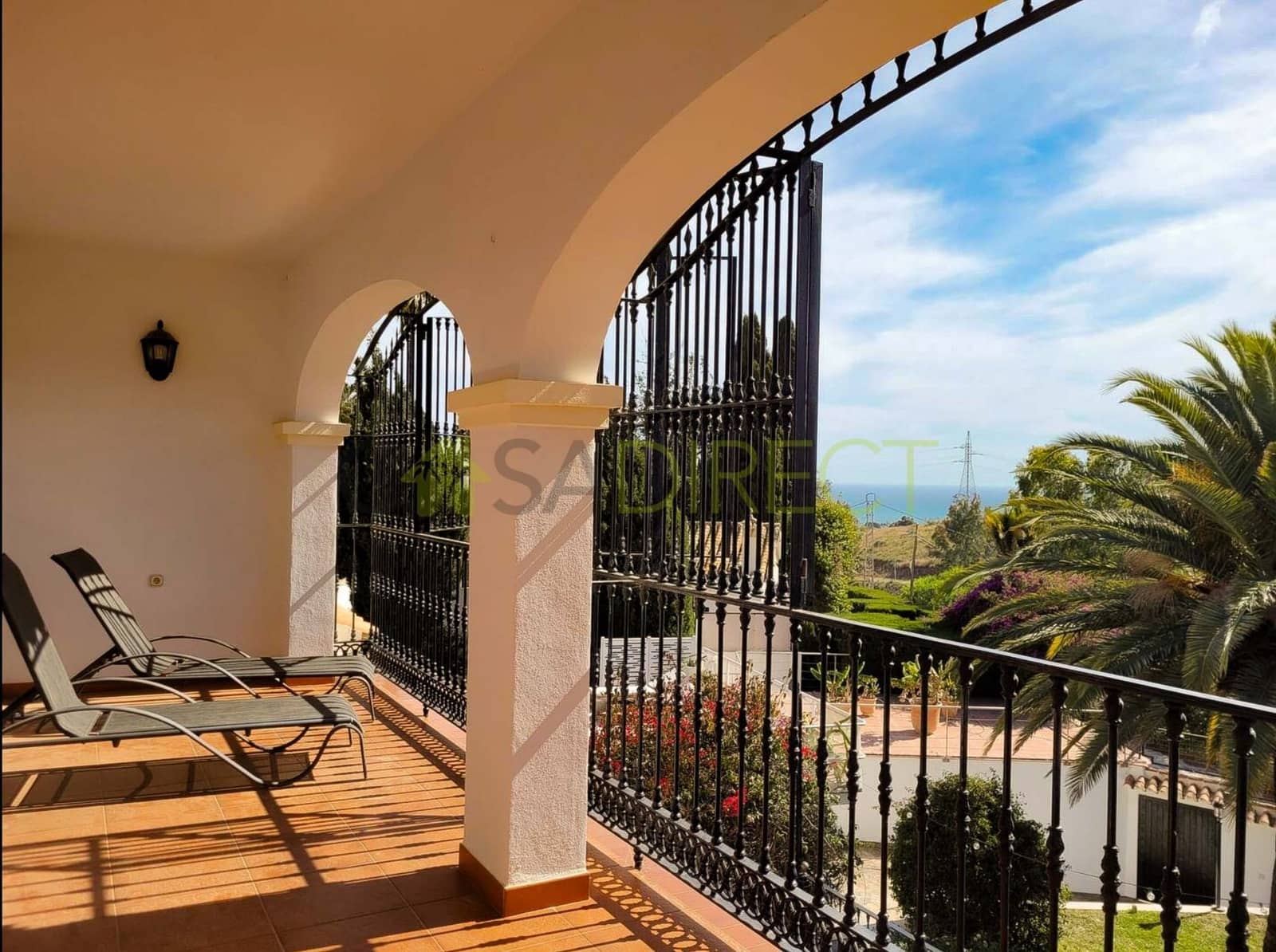 4 soveværelse Semi-Rækkehus til leje i Velez-Malaga med swimmingpool garage - € 3.840 (Ref: 9102717)