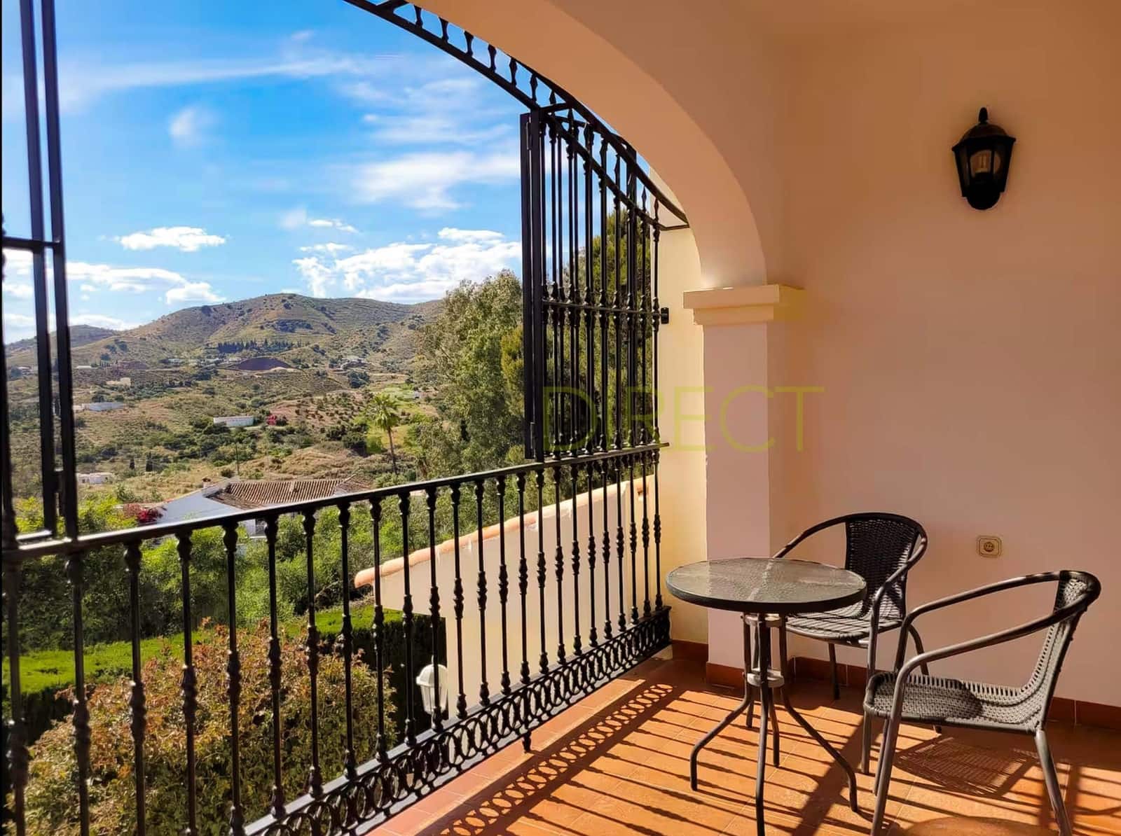 4 soveværelse Semi-Rækkehus til leje i Velez-Malaga med swimmingpool garage - € 3.840 (Ref: 9102717)