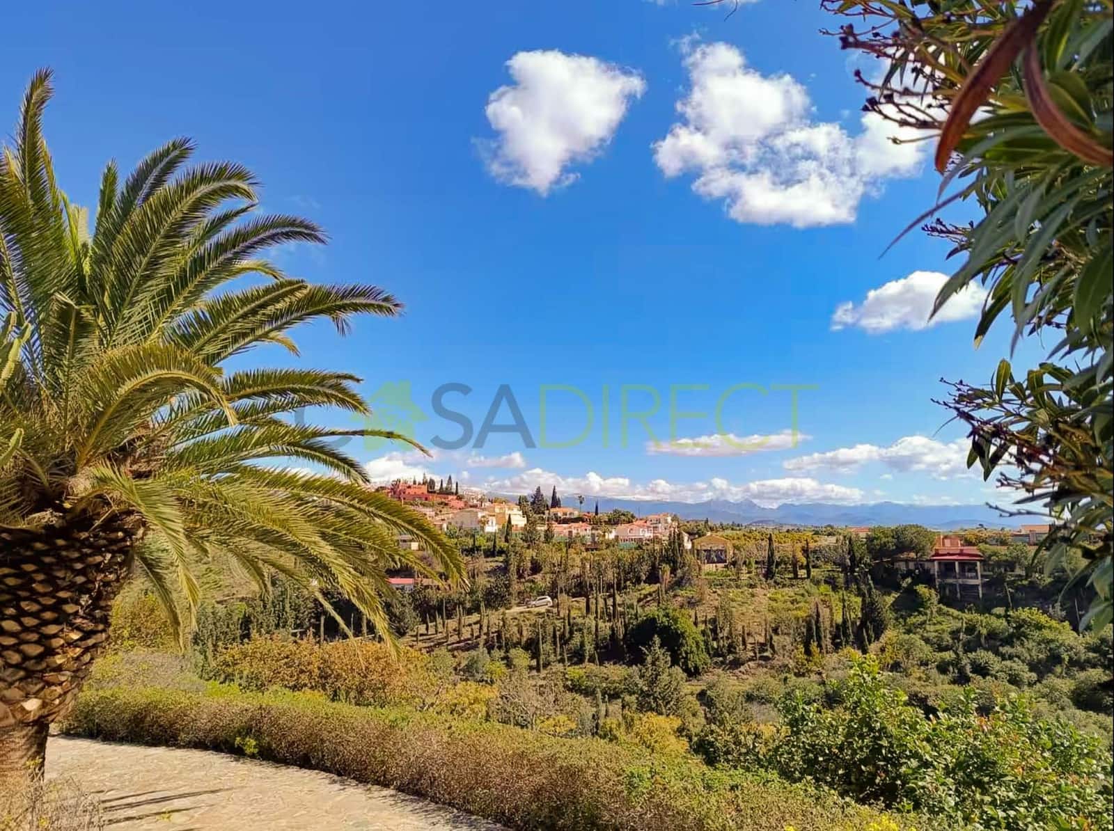 4 soveværelse Semi-Rækkehus til leje i Velez-Malaga med swimmingpool garage - € 3.840 (Ref: 9102717)