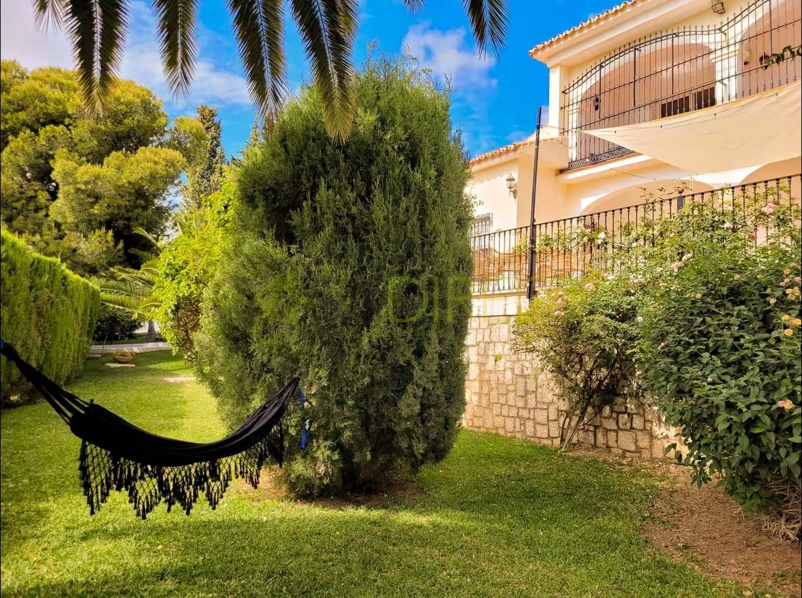 4 soveværelse Semi-Rækkehus til leje i Velez-Malaga med swimmingpool garage - € 3.840 (Ref: 9102717)