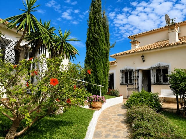 4 makuuhuone Paritalo vuokrattavana paikassa Vélez-Málaga mukana uima-altaan 
autotalli - 4 440 € (Ref: 9102717)