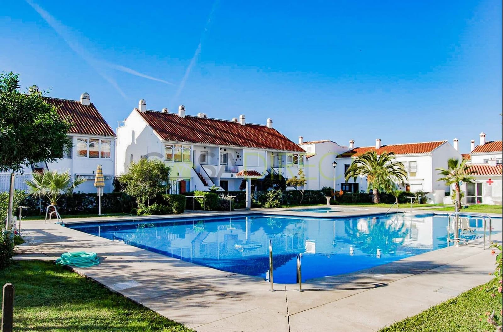 2 slaapkamer Flat te huur in Torrox-Costa met zwembad garage - € 960 (Ref: 9130287)