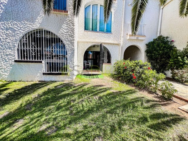 2 soveværelse Lejlighed til leje i Torrox-Costa, Torrox med swimmingpool garage - € 960 (Ref: 9130287)