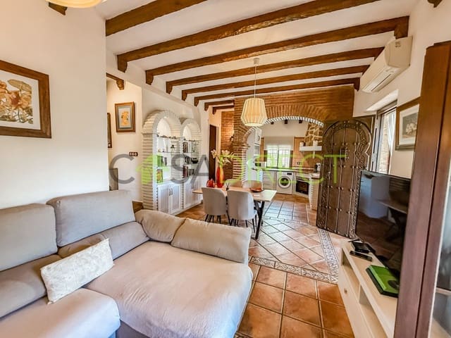 3 bedroom Villa for rent in Frigiliana with pool garage - € 1,900 (Ref: 9141326)
