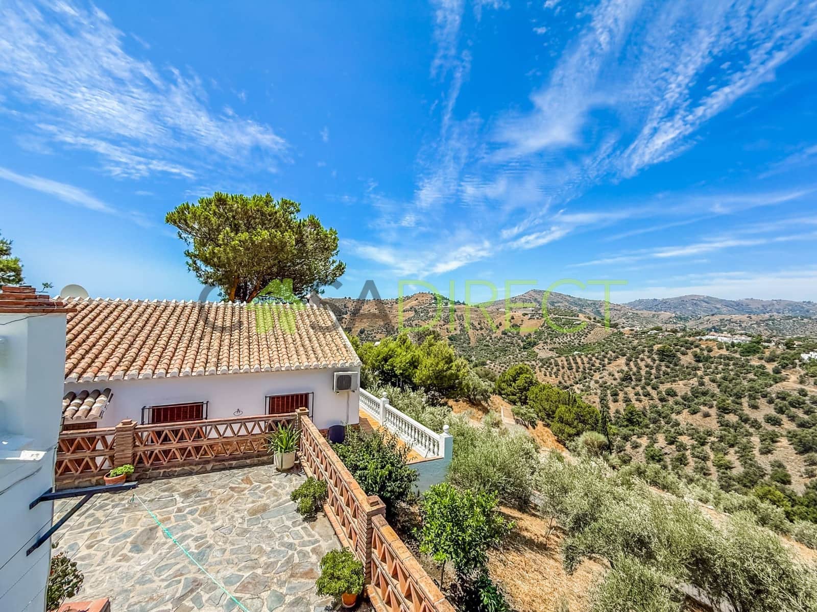 3 bedroom Villa for rent in Frigiliana with pool garage - € 1,900 (Ref: 9141326)