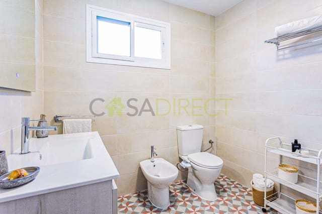 3 sypialnia Finka/Dom wiejski do wynajęcia w Miasto Málaga z basenem garażem - 2 280 € (Ref: 9141327)