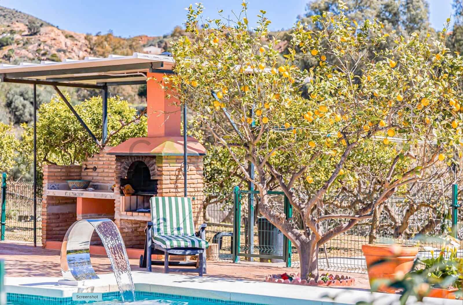 3 soveværelse Finca/Landehus til leje i Malaga by med swimmingpool garage - € 2.280 (Ref: 9141327)