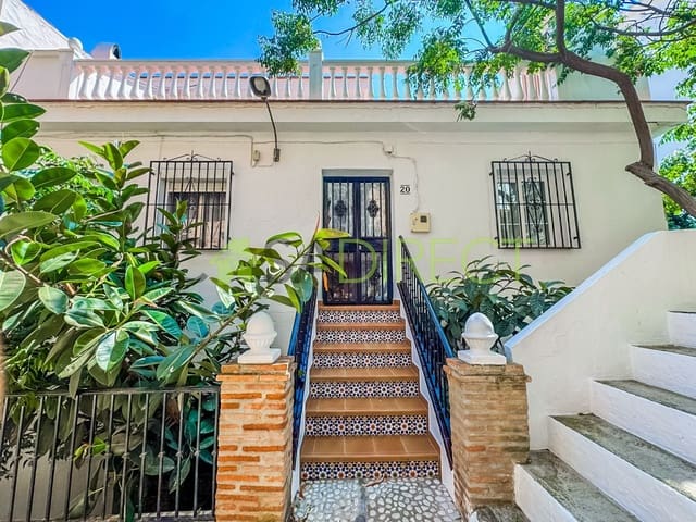 4 bedroom Villa for rent in Sayalonga - € 900 (Ref: 9146765)