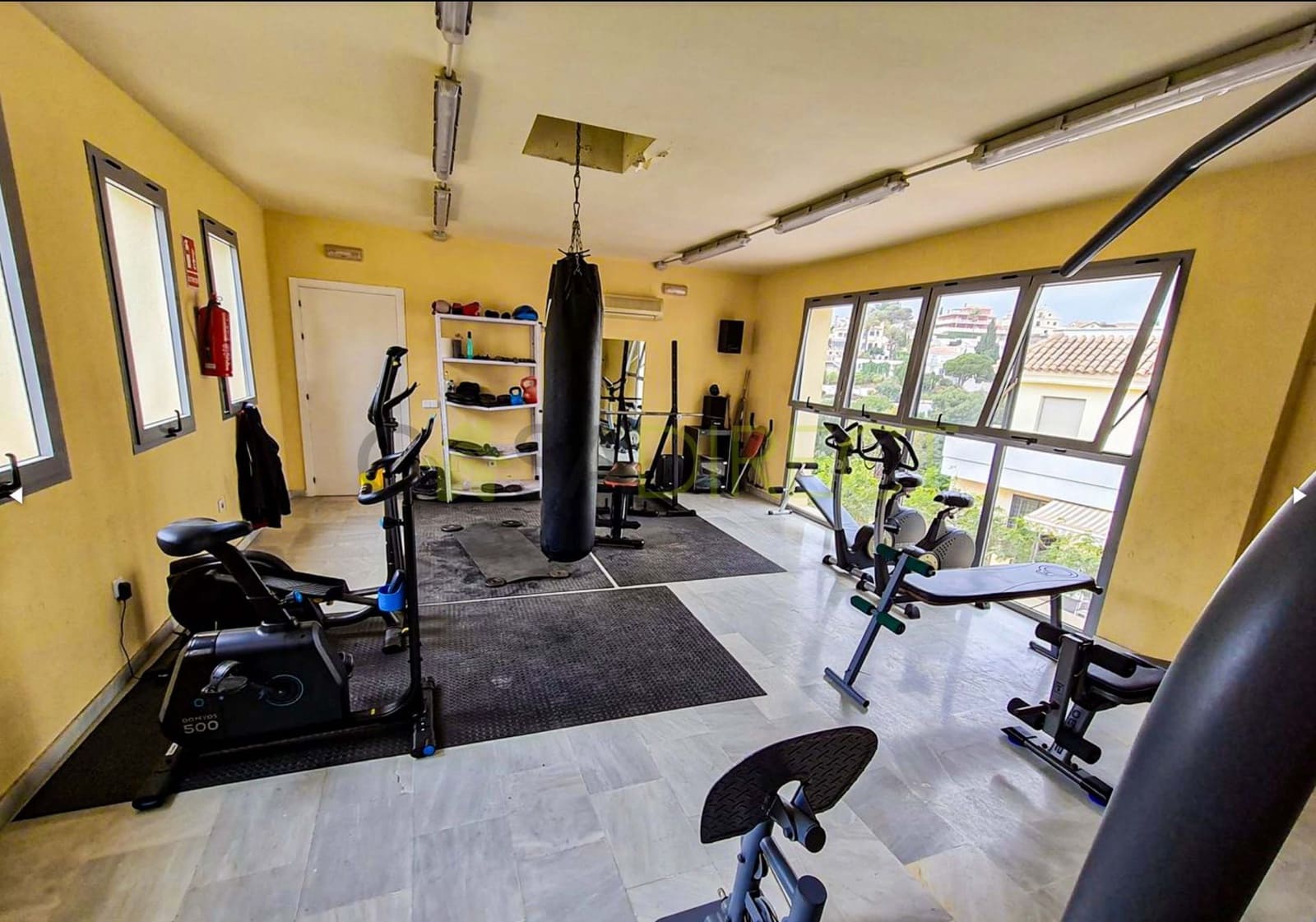 2 soveværelse Lejlighed til leje i Fuengirola med swimmingpool garage - € 1.180 (Ref: 9165505)