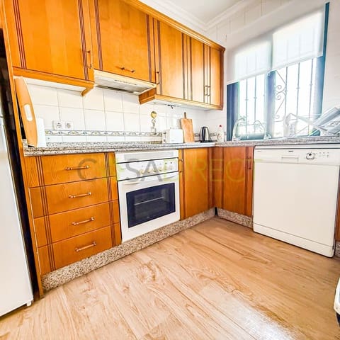 2 bedroom Flat for rent in Frigiliana with pool garage - € 1,080 (Ref: 9183285)