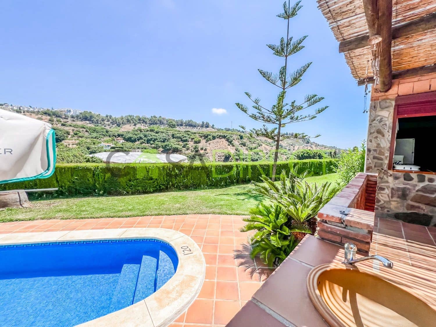 3 soveværelse Villa til leje i Frigiliana med swimmingpool garage - € 2.400 (Ref: 9193545)