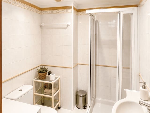 1 soverom Leilighet til leie i Torre del Mar, Vélez-Málaga med svømmebasseng garasje - € 720 (Ref: 9200283)