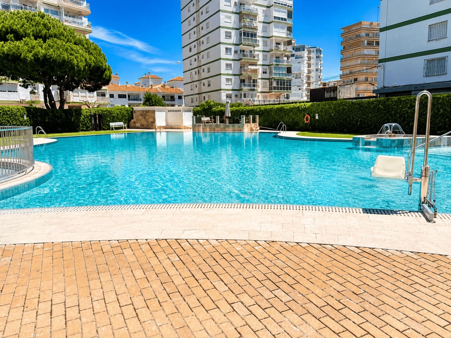 1 soveværelse Lejlighed til leje i Torre del Mar med swimmingpool garage - € 720 (Ref: 9200283)