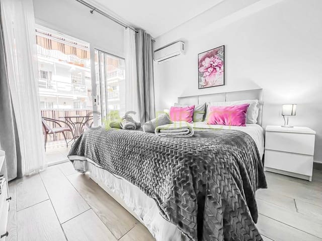 Studio for rent in Nerja with pool garage - € 800 (Ref: 9206269)