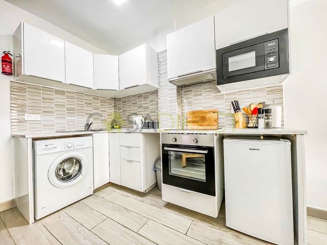 Studio for rent in Nerja with pool garage - € 800 (Ref: 9206269)