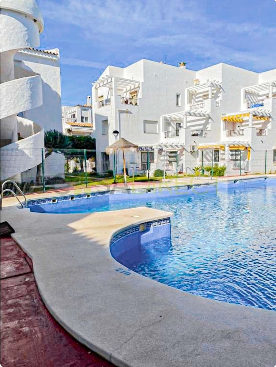 1 slaapkamer Flat te huur in Torrox-Costa met zwembad - € 660 (Ref: 9232337)