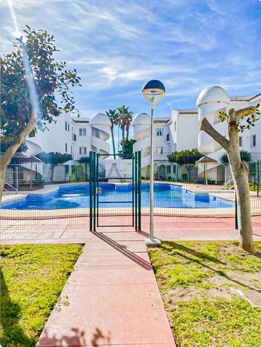 1 slaapkamer Flat te huur in Torrox-Costa met zwembad - € 660 (Ref: 9232337)