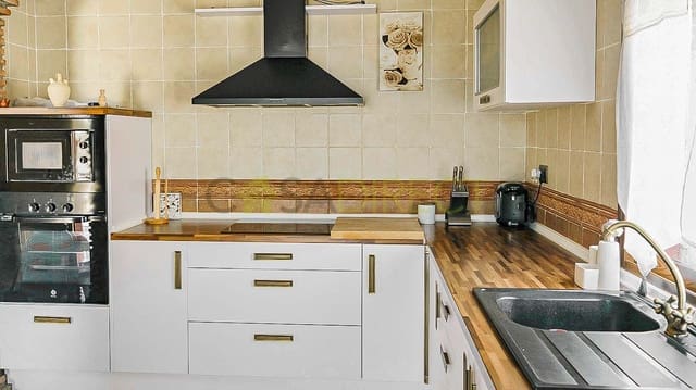 3 camera da letto Finca/Casa di Campagna da affittare in Benamocarra con piscina garage - 2.200 € (Rif: 9246344)