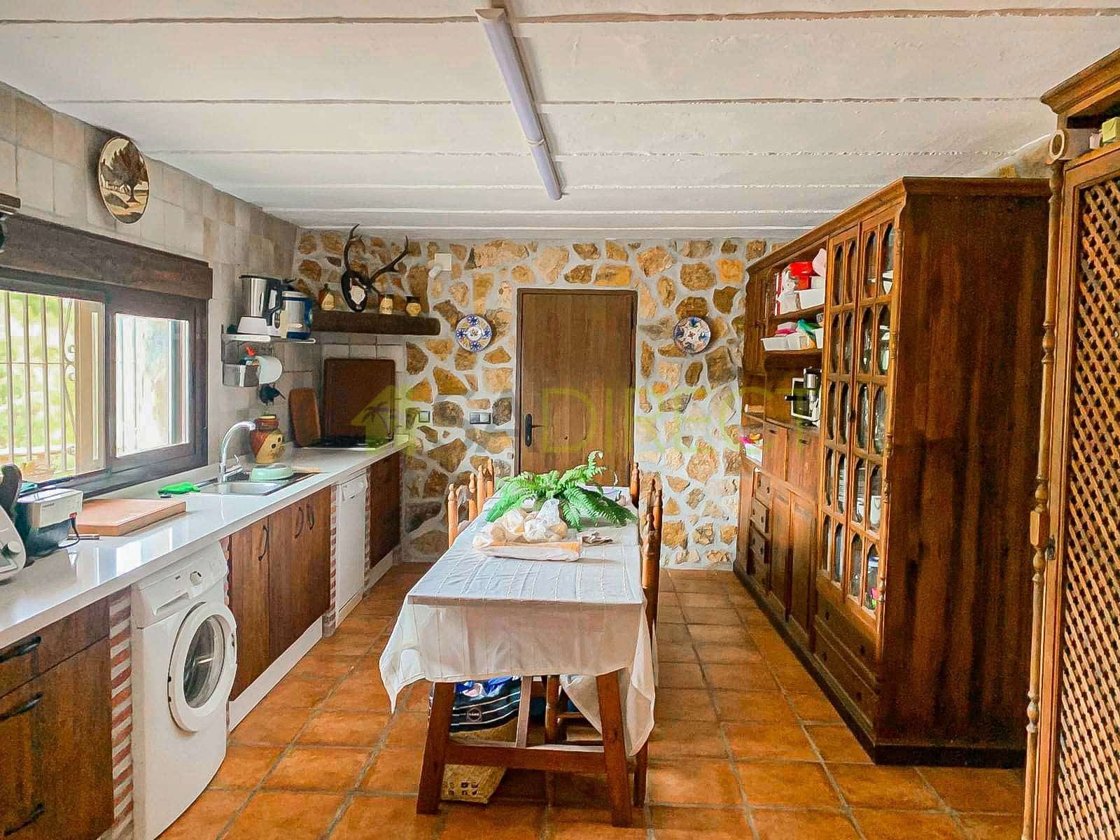 4 soverom Finca/Herregård til salgs i Colmenar med garasje - € 294 000 (Ref: 9269186)