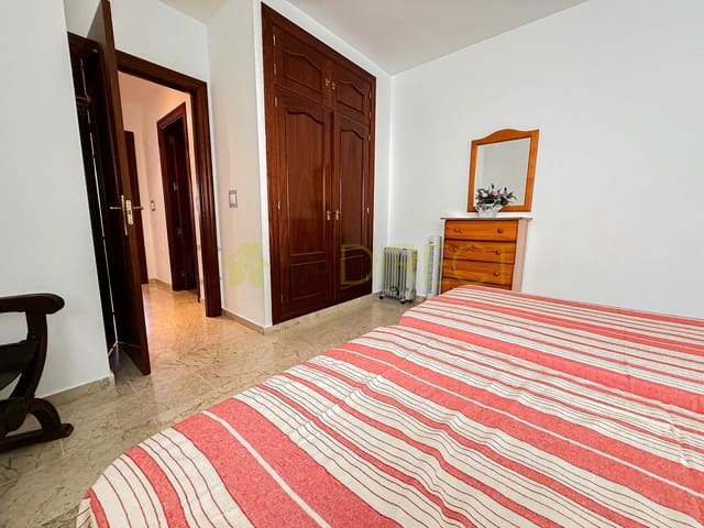 3 bedroom Flat for rent in La Herradura, Almuñécar with garage - € 1,200 (Ref: 9284914)