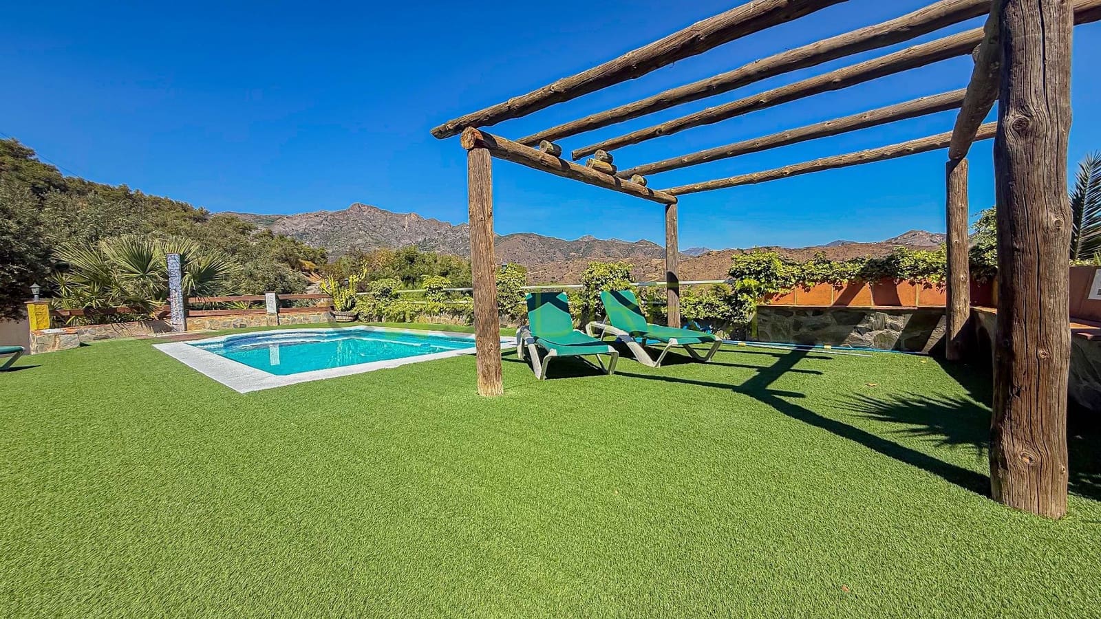 2 makuuhuone Maalaistalo vuokrattavana paikassa Almunecar mukana 
autotalli - 1 400 € (Ref: 9287494)