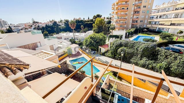 Appartement de 2 chambres à louer à Nerja avec piscine - 1 300 € (Ref: 9299049)