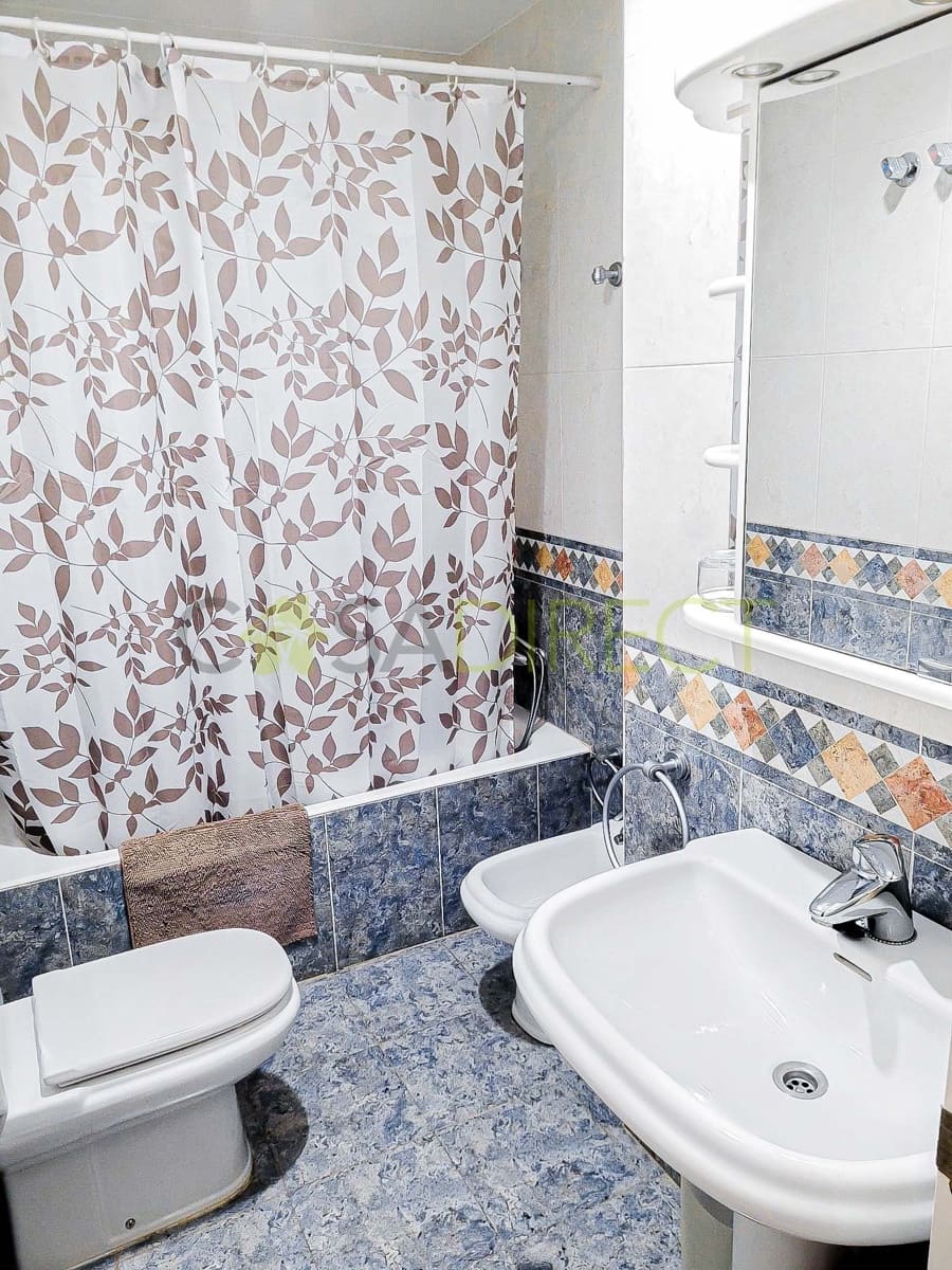 3 soveværelse Penthouse til leje i Motril med swimmingpool garage - € 780 (Ref: 9317235)