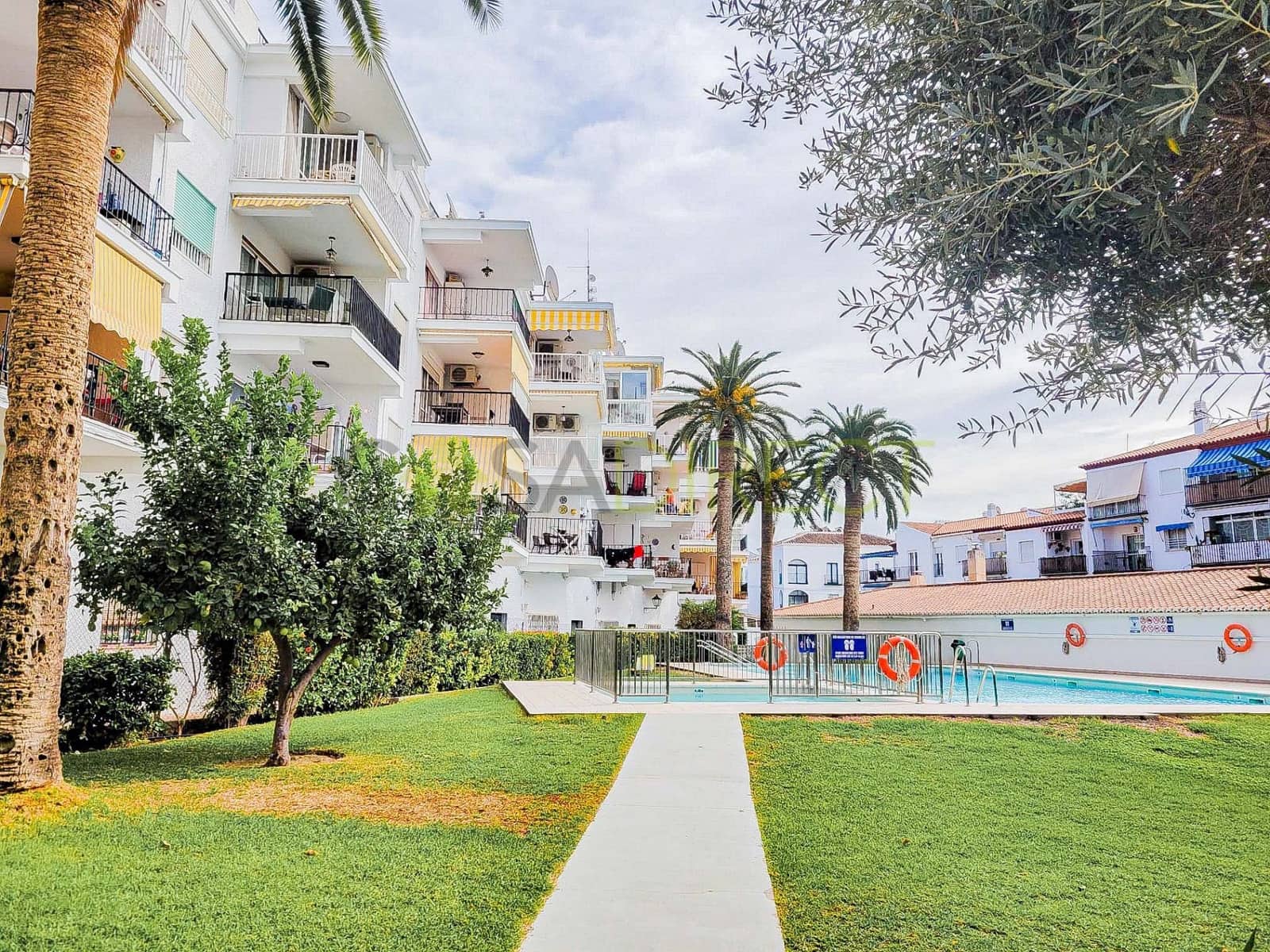 2 soveværelse Lejlighed til leje i Nerja med swimmingpool - € 960 (Ref: 9321478)