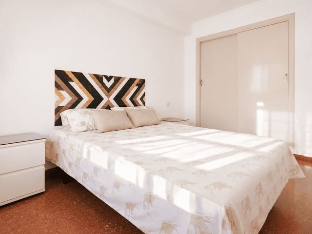 2 slaapkamer Flat te huur in Nerja met zwembad - € 960 (Ref: 9321478)