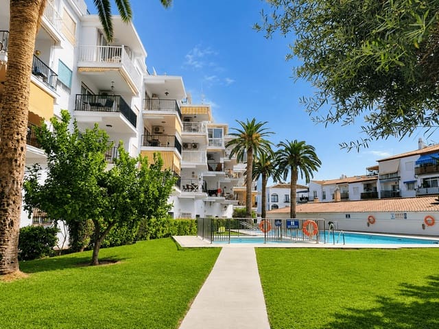 2 slaapkamer Flat te huur in Nerja met zwembad - € 960 (Ref: 9321478)