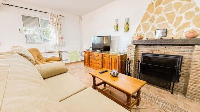 3 bedroom Finca/Country House for rent in Granada city with pool garage - € 1,200 (Ref: 9322467)