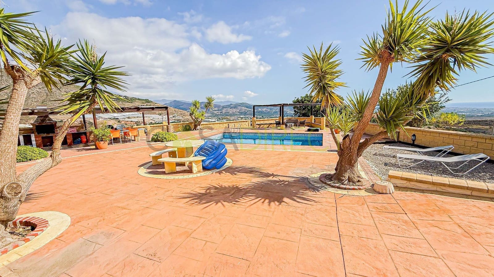 3 sypialnia Finka/Dom wiejski do wynajęcia w Miasto Grenada z basenem garażem - 1 200 € (Ref: 9322467)