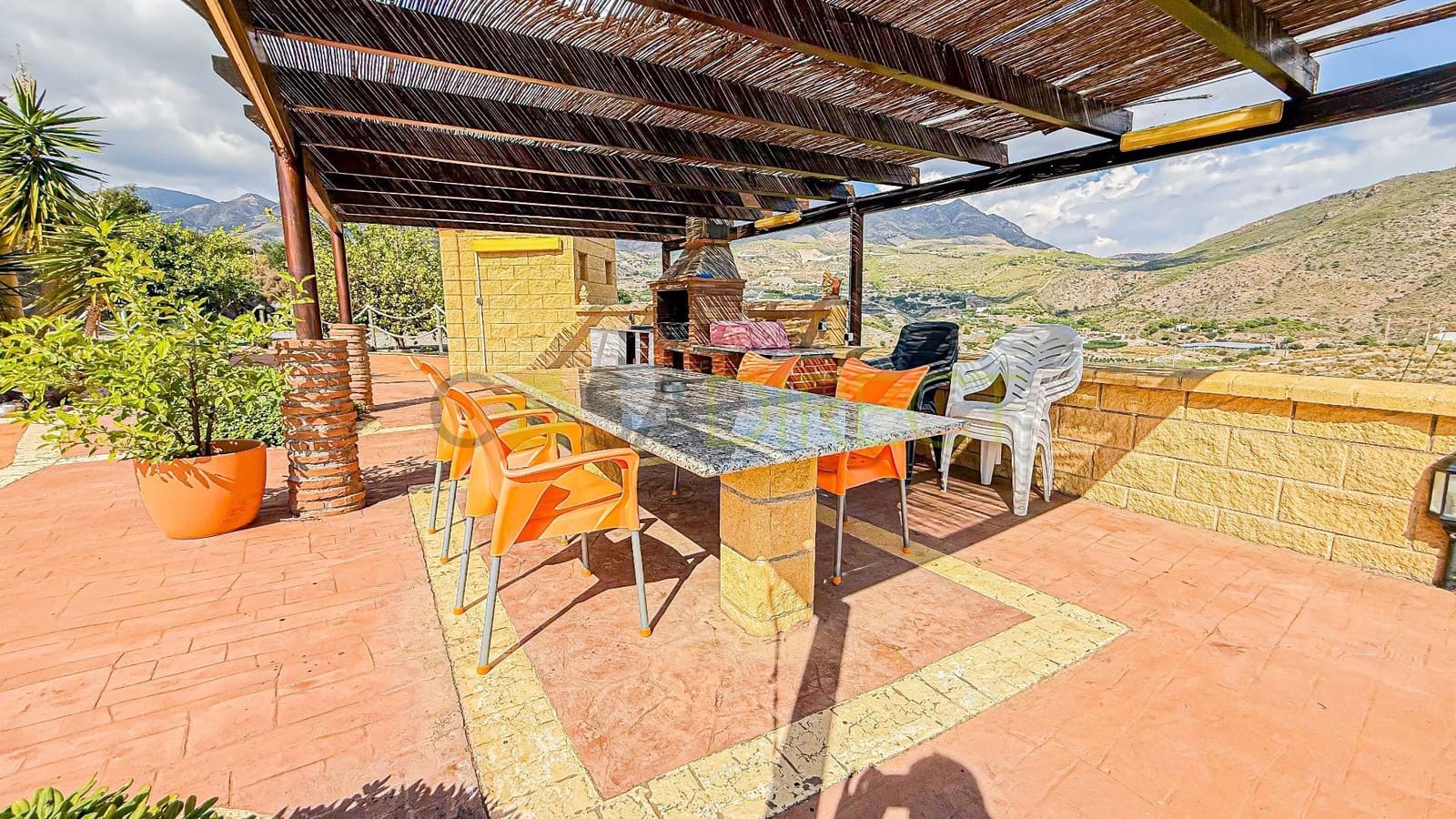 3 sypialnia Finka/Dom wiejski do wynajęcia w Miasto Grenada z basenem garażem - 1 200 € (Ref: 9322467)