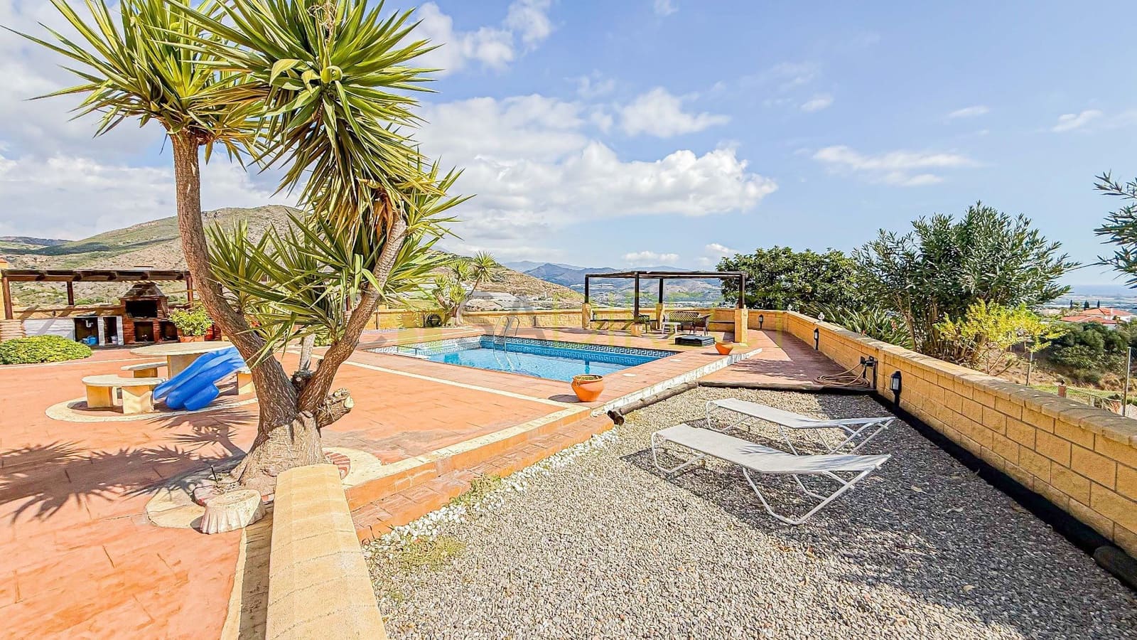 3 sypialnia Finka/Dom wiejski do wynajęcia w Miasto Grenada z basenem garażem - 1 200 € (Ref: 9322467)