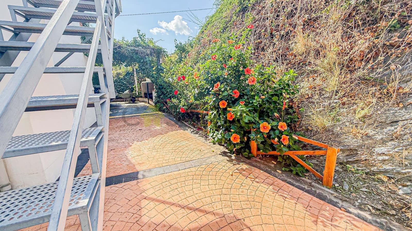 3 sypialnia Finka/Dom wiejski do wynajęcia w Miasto Grenada z basenem garażem - 1 200 € (Ref: 9322467)