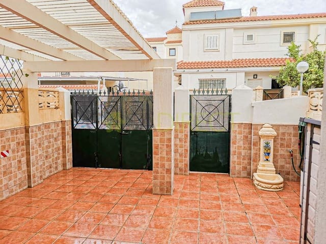 3 sovrum Semi-fristående Villa att hyra i Vélez-Málaga med pool garage - 1 275 € (Ref: 9325986)