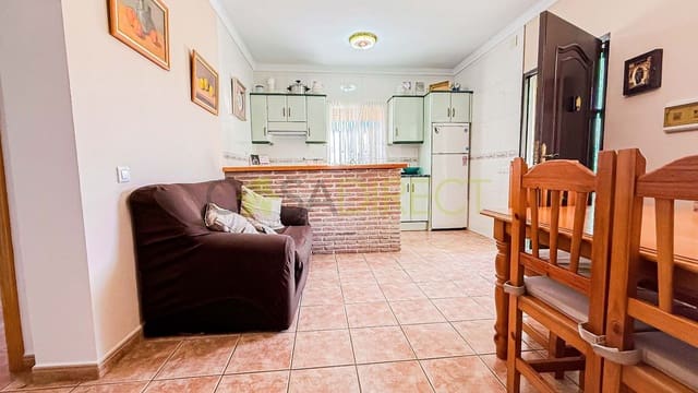 3 soverom Finca/Herregård til leie i Sayalonga med svømmebasseng garasje - € 1 020 (Ref: 9344360)