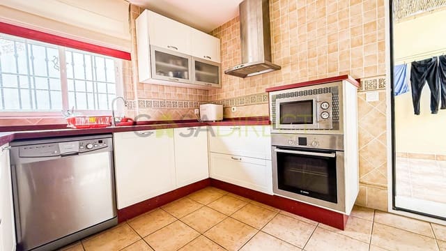 5 soveværelse Villa til salg i Gualchos med swimmingpool garage - € 355.000 (Ref: 9376642)