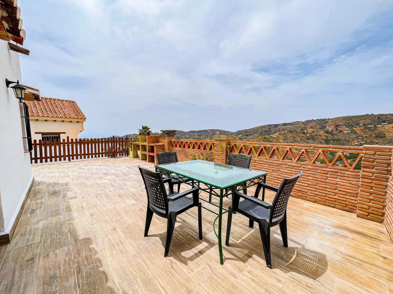 3 slaapkamer Villa te huur in Frigiliana met zwembad garage - € 1.500 (Ref: 9376643)