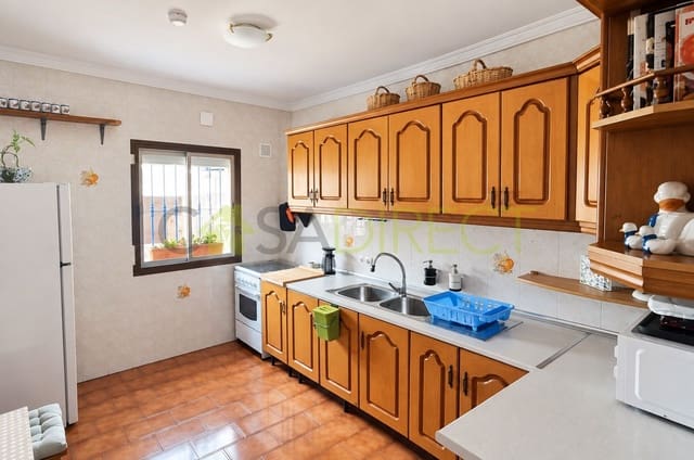 2 bedroom Flat for rent in Benamocarra - € 1,060 (Ref: 9382347)