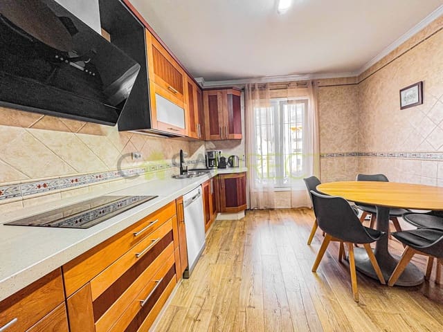 3 slaapkamer Villa te huur in Frigiliana met zwembad - € 1.750 (Ref: 9393255)