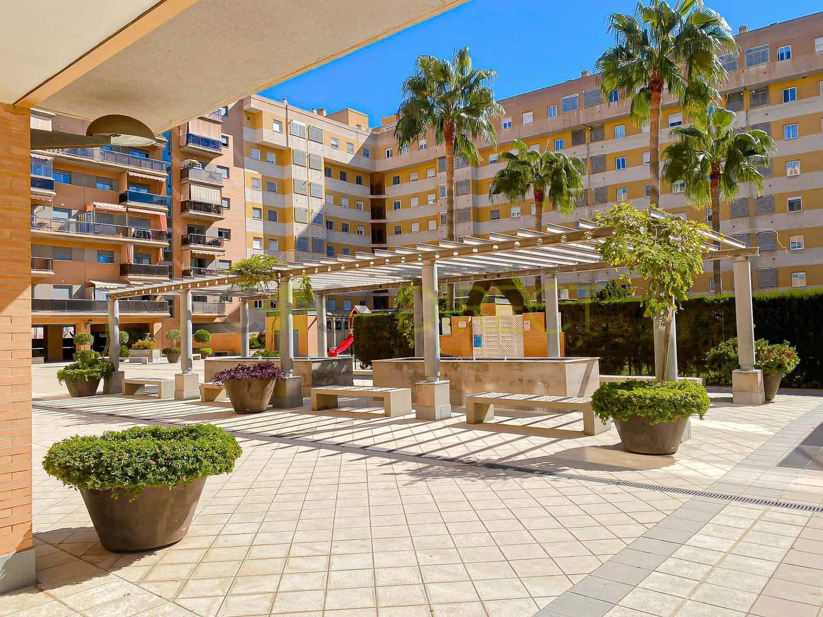 3 sypialnia Mieszkanie do wynajęcia w Miasto Malaga z basenem garażem - 1 800 € (Ref: 9410608)