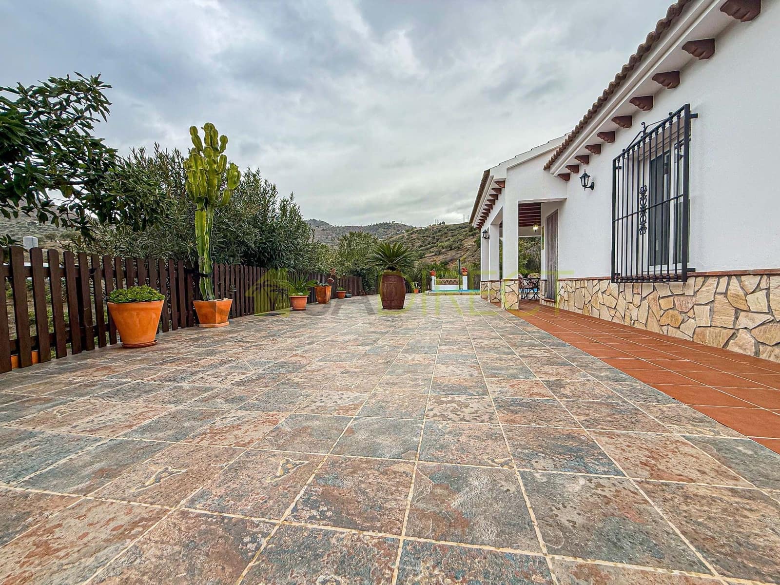 3 sypialnia Finka/Dom wiejski do wynajęcia w Canillas de Albaida z basenem garażem - 1 400 € (Ref: 9429420)