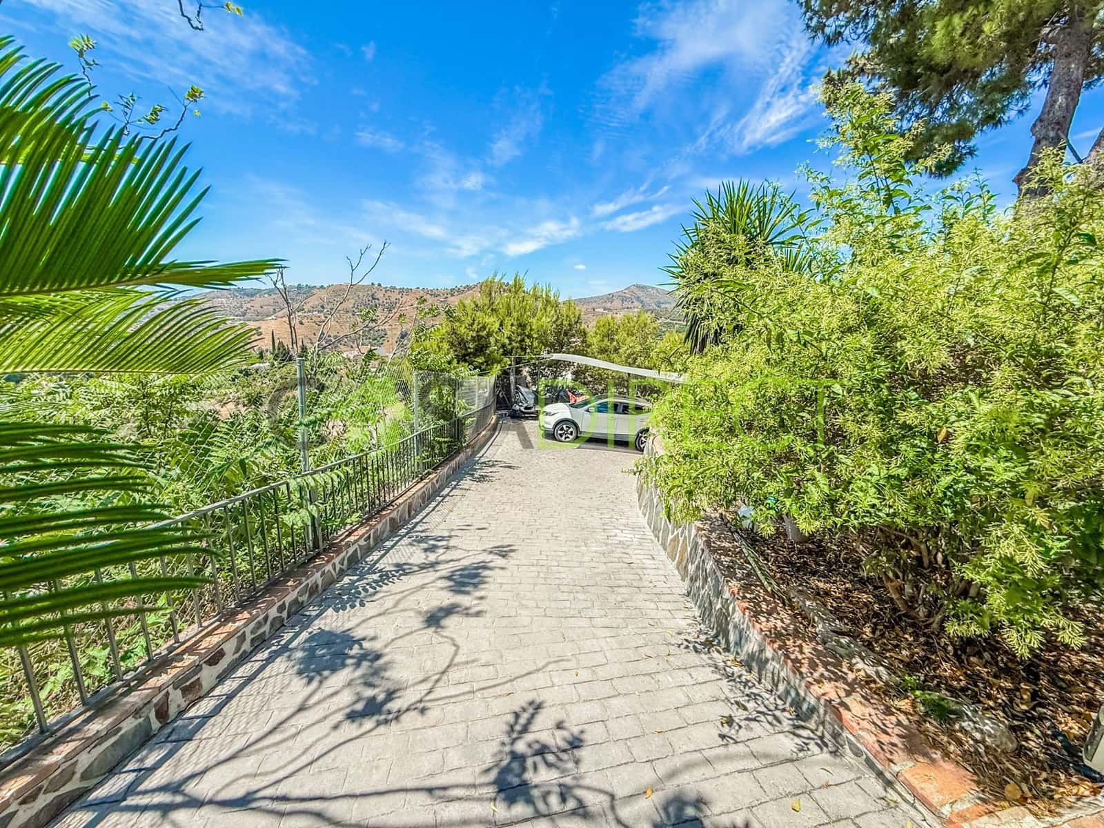 3 bedroom Villa for rent in Frigiliana with pool garage - € 1,600 (Ref: 9436732)